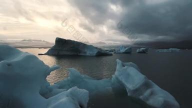 冰岛的冰川和<strong>冰山</strong>。空中录像。高质量的4k镜头